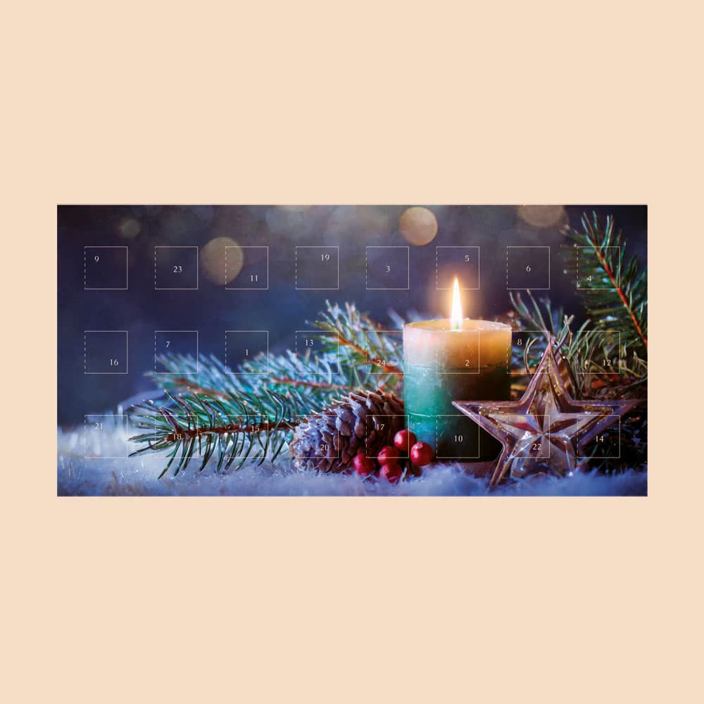 Friedlicher Kerzenschein im Advent
